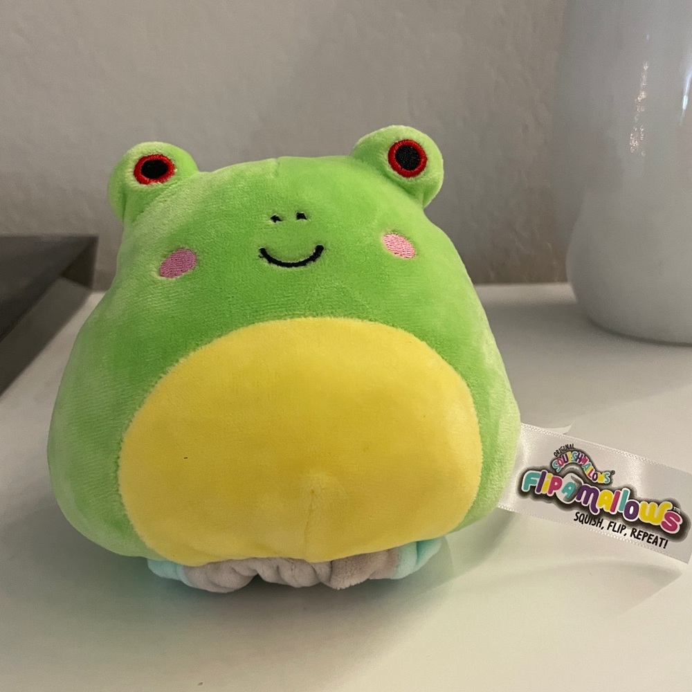MINI FlipaMellow Squishmallow 2 in 1 Frog and Hippo